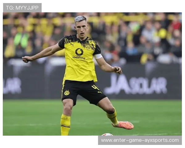 多特施洛特贝克精准长传再展脚法：传球的艺术与战术新范式