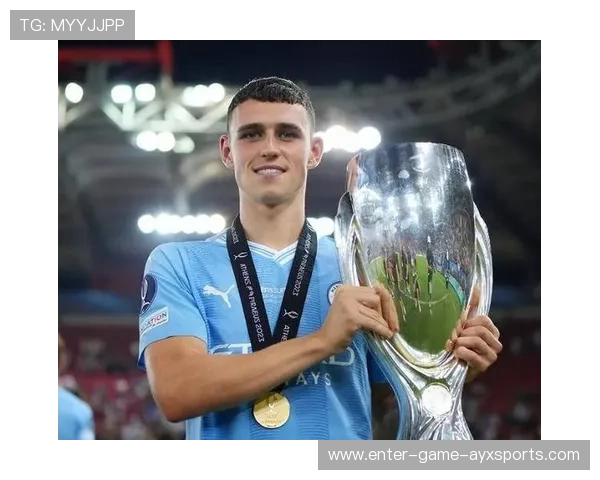 福登内切兜射，皮球直奔远角，福登任意球